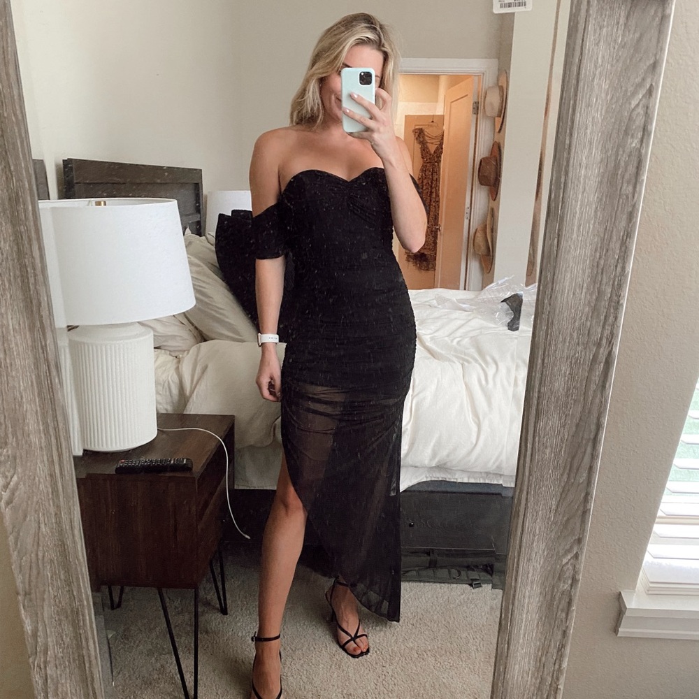 Vici Pretty Woman Off The Shoulder Sheer Midi‎ Dress